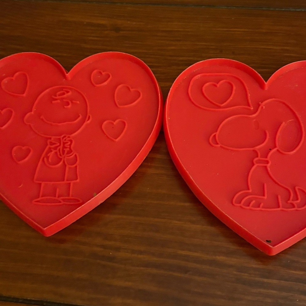 Valentine’s Snoopy & Charlie Brown Red Heart-Shaped Cookie Cutters Vintage 70’s